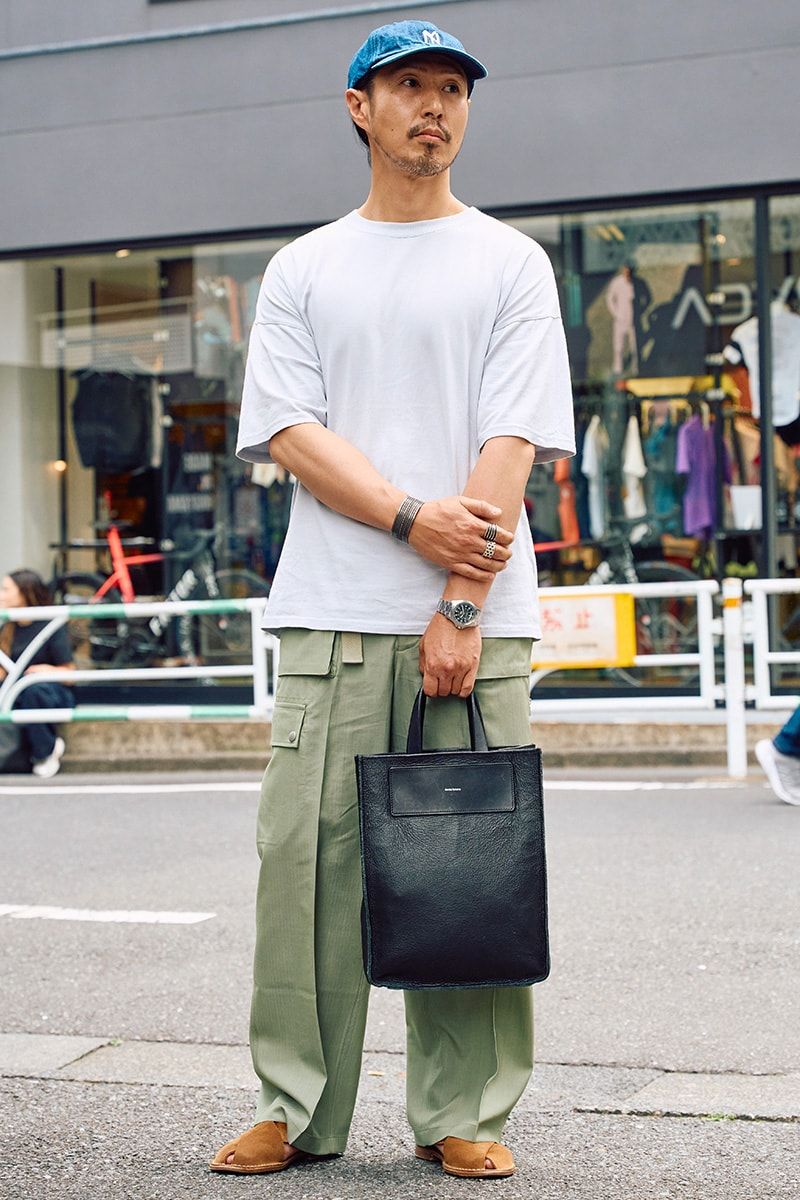 オーラリーのTシャツコーディネート | 250714-1701-06 土井啓司