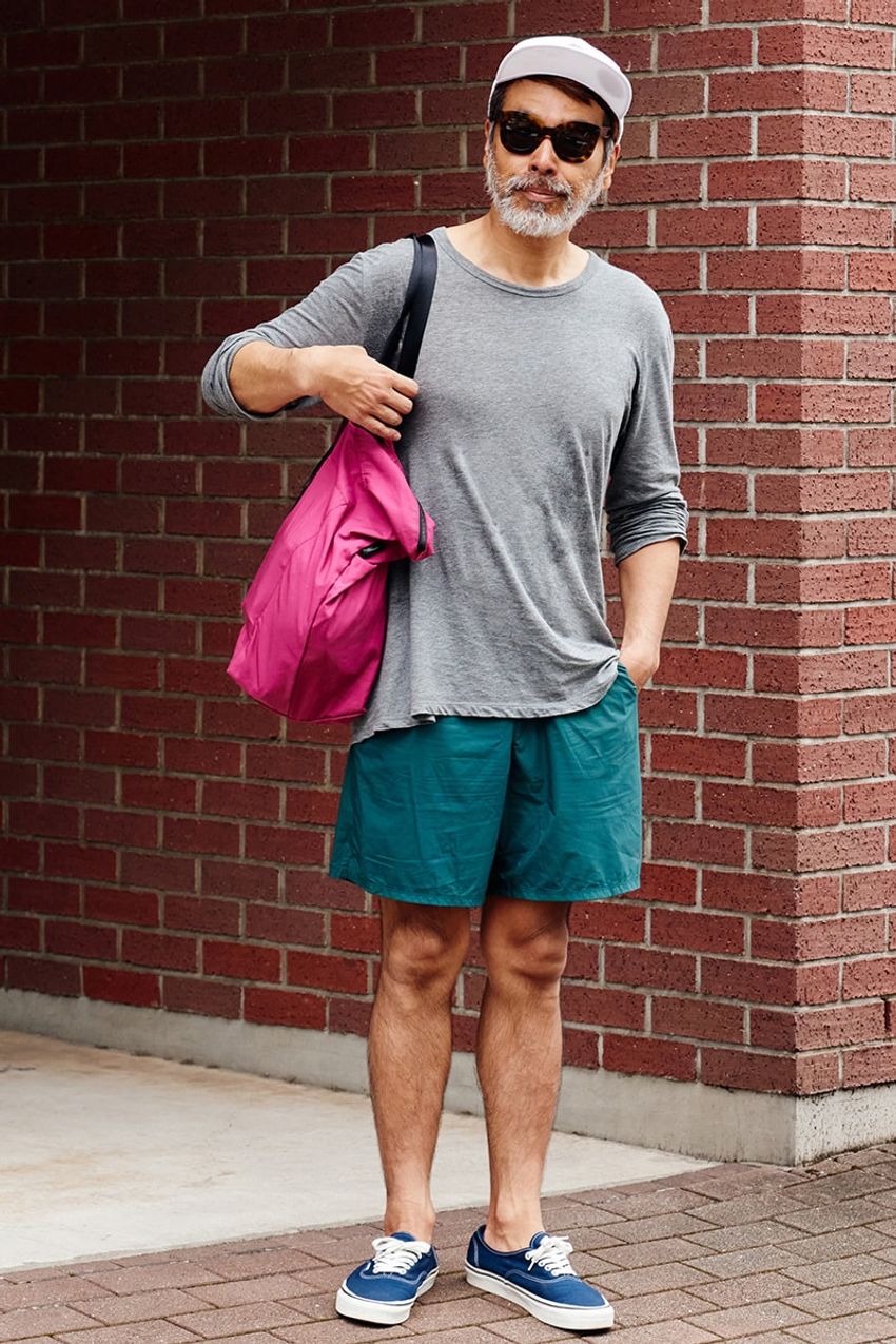 “ビビッドカラー1点投入”が効果絶大！ 季節不問、装いが華やぐテクニックをスナップで - 2枚目の画像