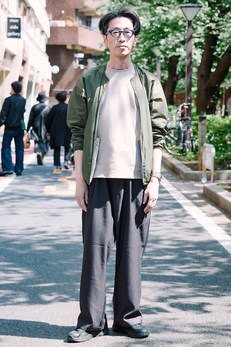 ブルゾン、パンツ、スニーカー=すべてワークマン Tシャツ=ジーユー 眼鏡=エフェクター 腕時計=ロレックス