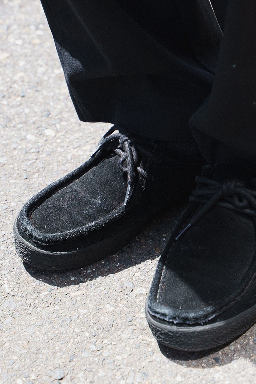 街でよく見る“たすき掛け”の好例3選！シャツは着ずともTシャツコーデの味付けに - 3枚目の画像