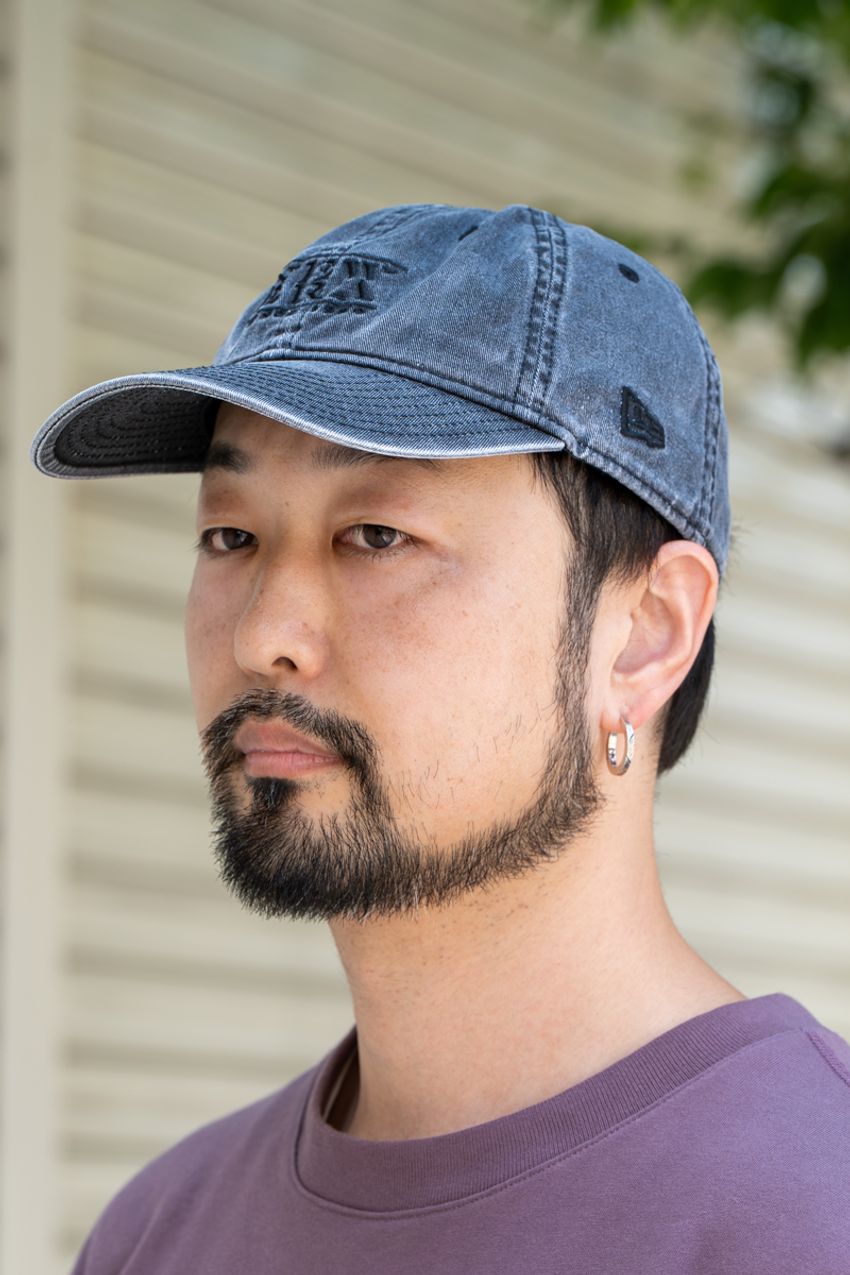 一枚でキマる「ニュアンスカラーT」。“黒スラックス合わせ”で自然に魅せた洒落者たちをスナップ！ - 9枚目の画像