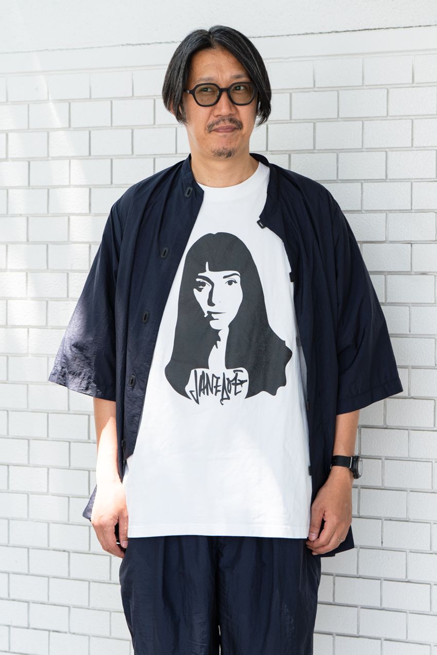 【街角で発見】ダークトーンで大人っぽく仕上げる「シャツ×ショーツ」スタイル3連発！ - 12枚目の画像