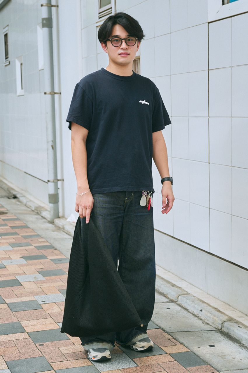 街角で見つけた「コラボスニーカー」と、その着こなし。自然体な装いが洒落た3人を厳選 - 8枚目の画像