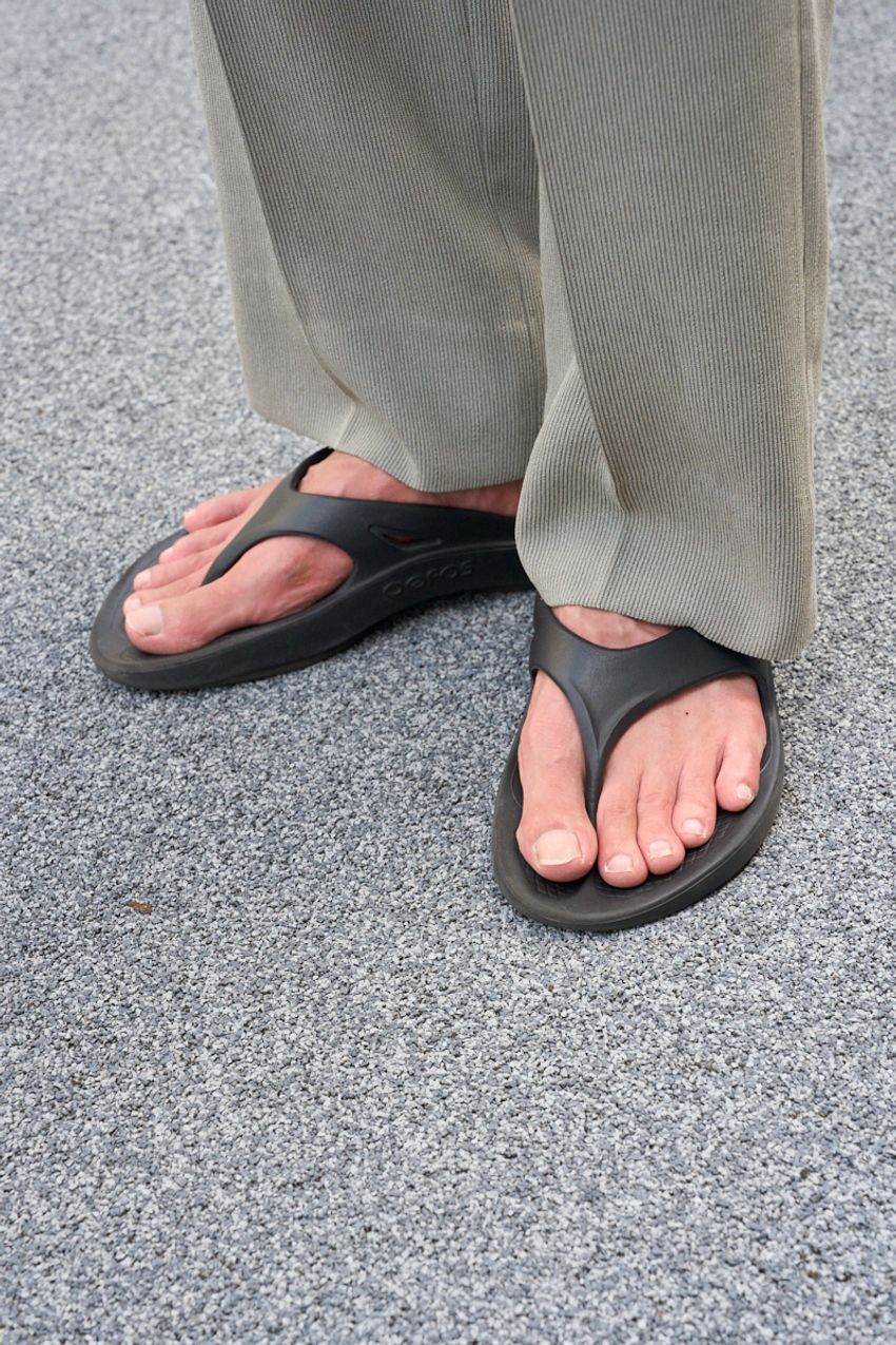 “街ビーサン”は「ウーフォス」人気が圧倒的！コーデのしやすさと快適性をダブルで享受 - 4枚目の画像