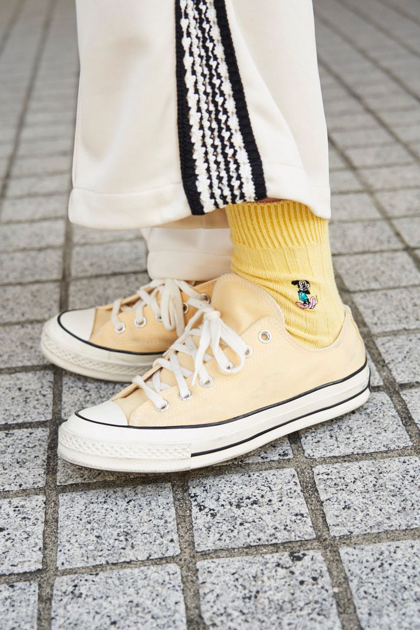 センス良く「キャラもの」を取り入れた街角の3人。キモは、“カワイイ“の温度調整にあり - 3枚目の画像