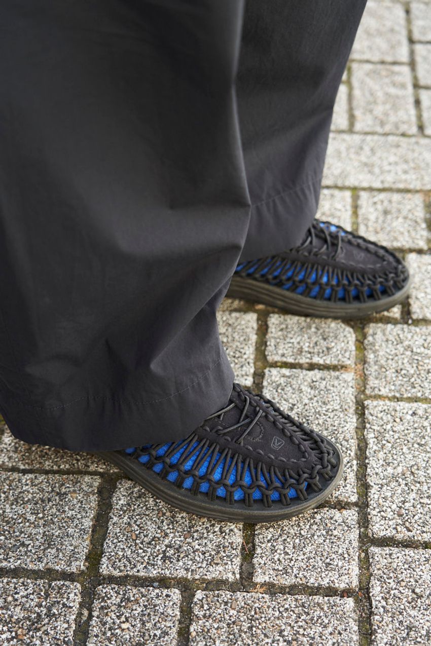 休日の「シャツ&スラックス」正解例。程良くチカラの抜けた着こなしををスナップで拝見 - 10枚目の画像