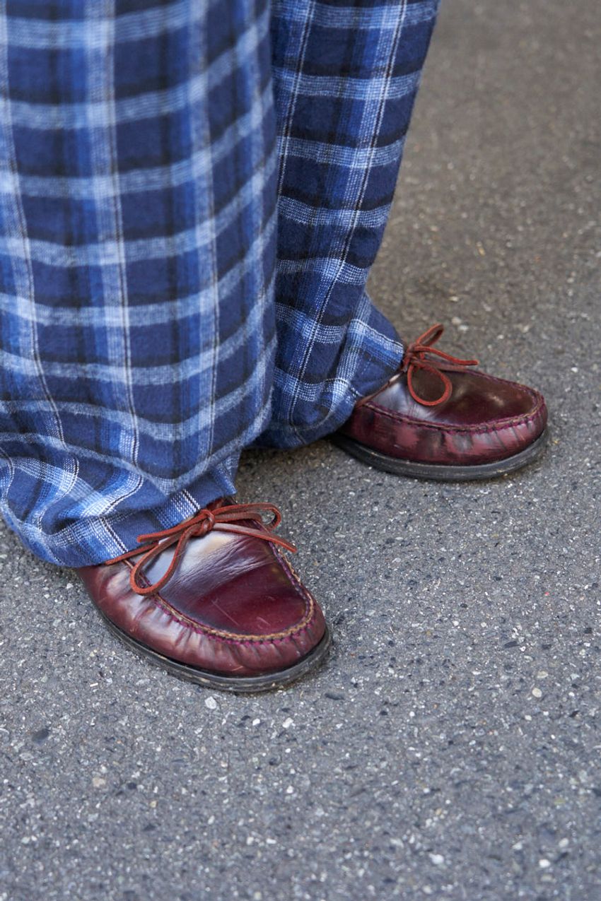 “ユルい総柄パンツ”でコーディネイトの単調化を回避せよ！3人の上手く取り入れた好例 - 5枚目の画像