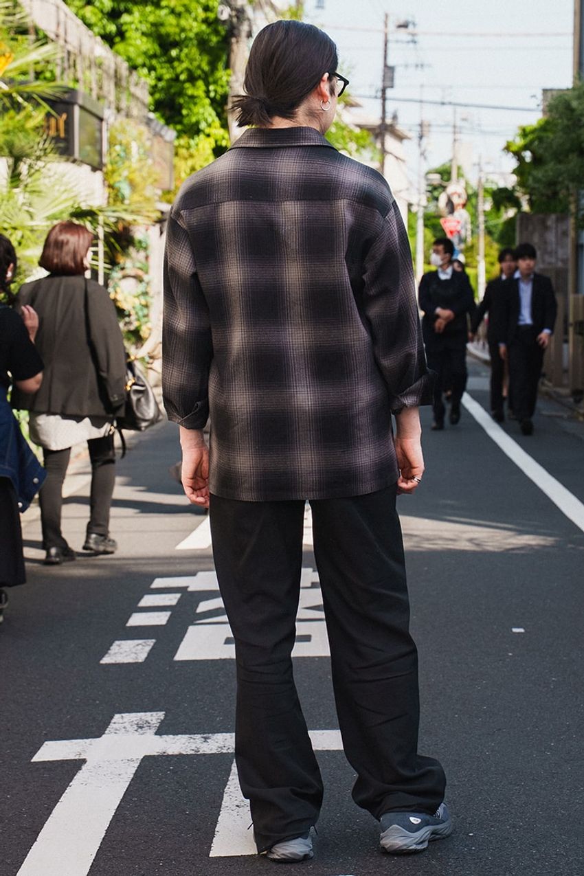 初秋は“柄＆色”で季節感を注入！ 黒チェック、レオパードetc.洒落者たちに学ぶ着こなし術 - 8枚目の画像