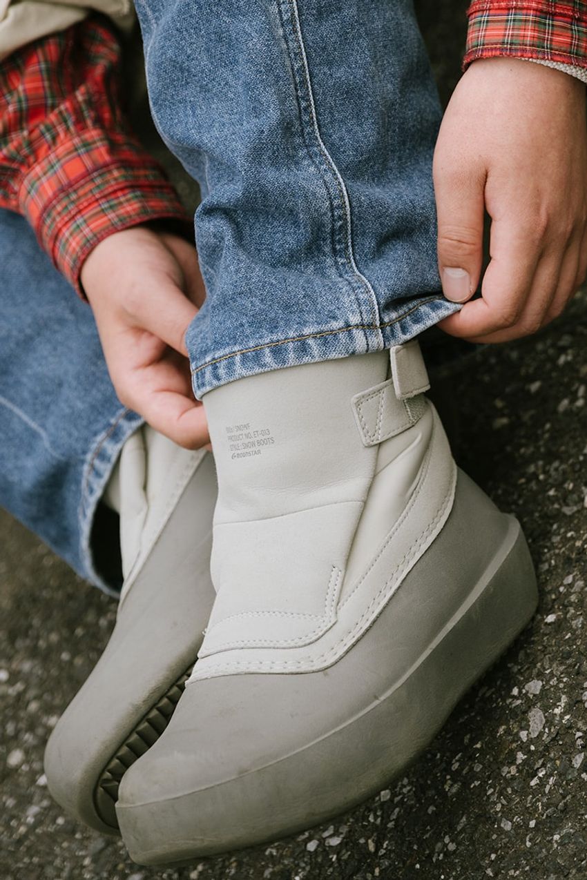 「秋雨には“アノラックパーカ”を活用！」。街のリアルな着こなしをスナップで厳選 - 6枚目の画像