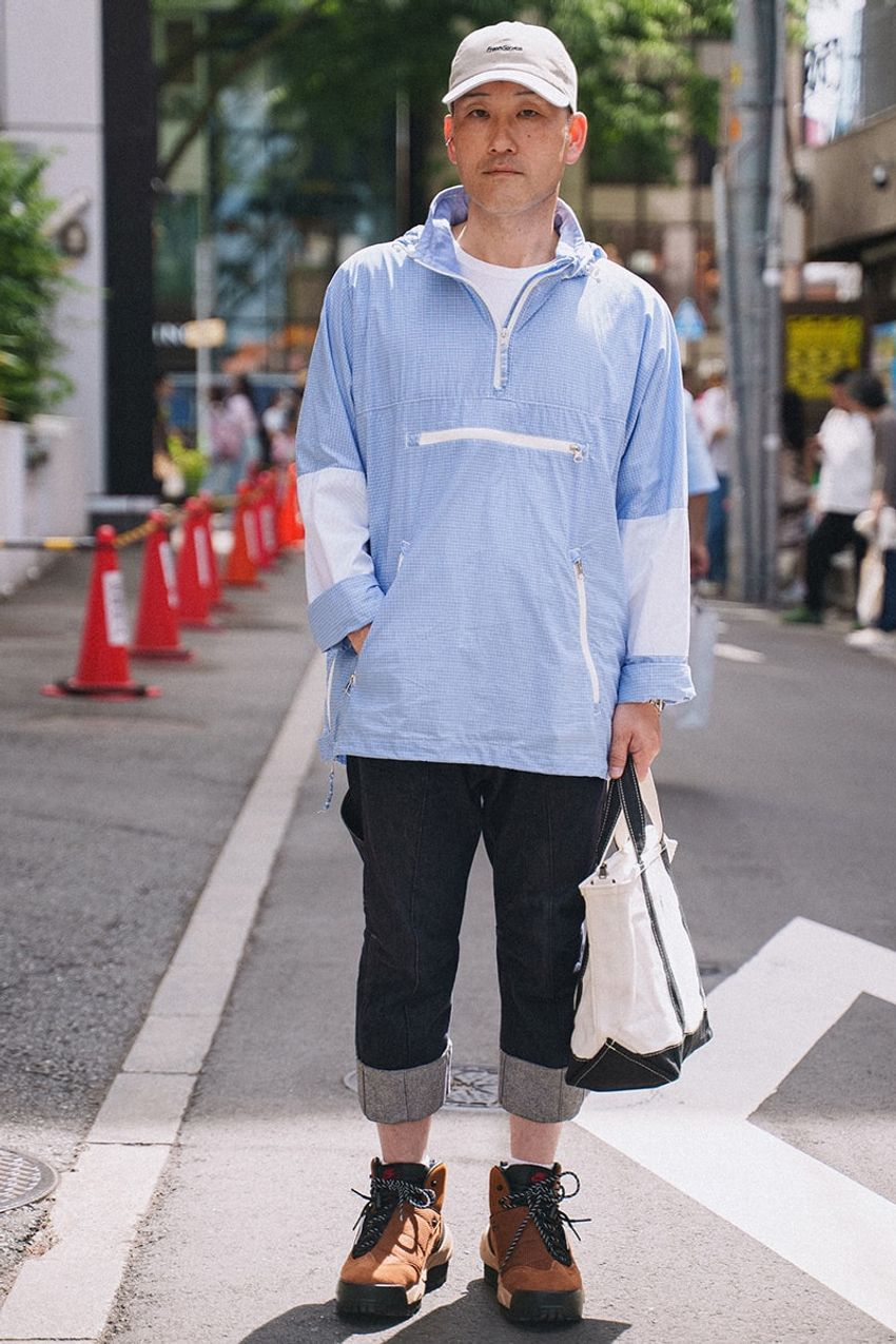 「秋雨には“アノラックパーカ”を活用！」。街のリアルな着こなしをスナップで厳選 - 8枚目の画像