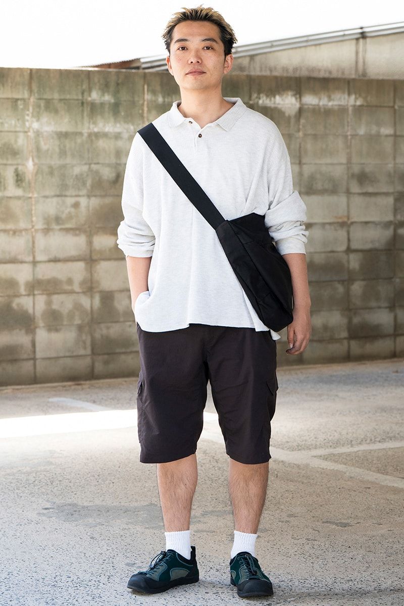 ポロシャツ＝エルエルビーン　ショーツ、バッグ＝ともにモンベル　スニーカー＝キーン×イーストローグ
