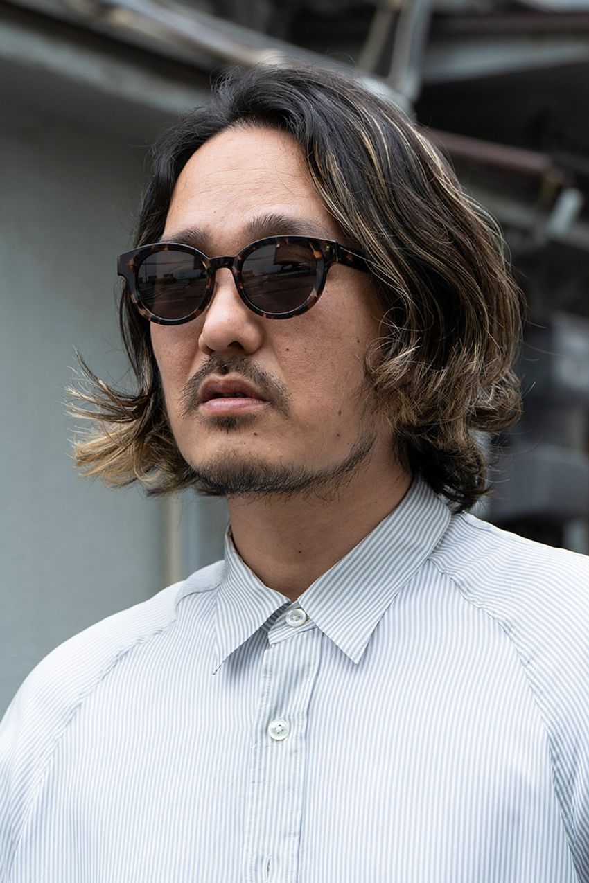 今季も大人気“ストライプシャツ”。街の洒落者たちの愛用品と着こなしをチェック！ - 9枚目の画像