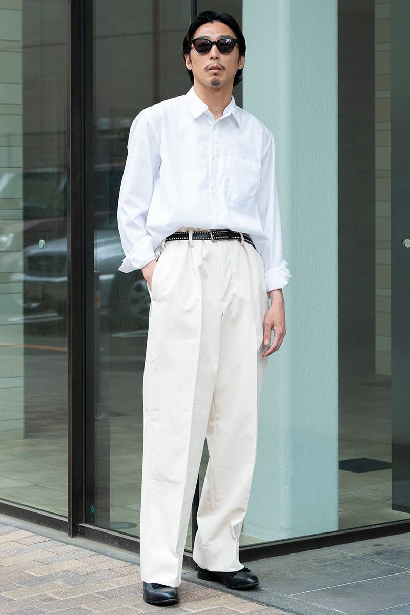 シャツ＝ホワイイット　パンツ＝リーブルメント　靴＝ニーマンマーカス　サングラス＝エーディーエヌ