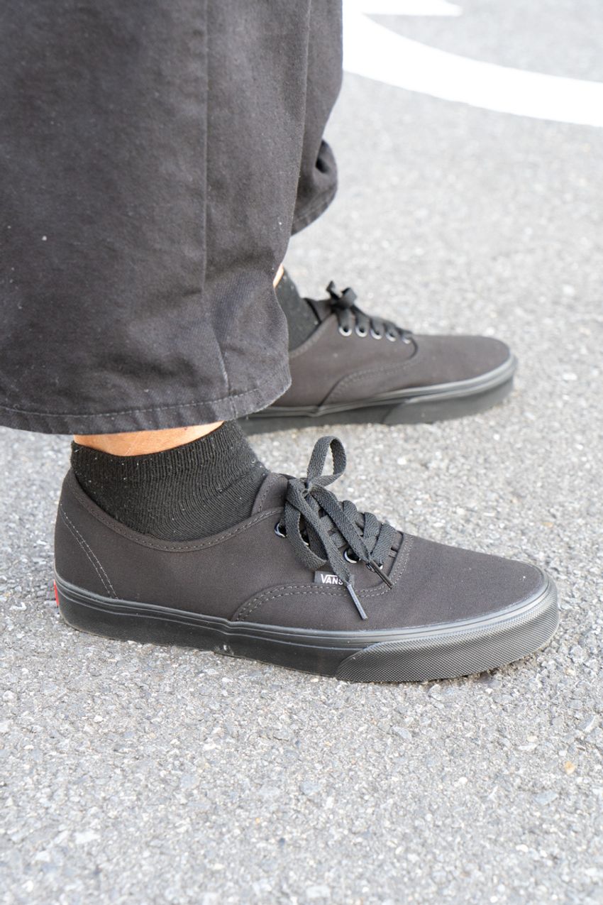 ユニクロ、GU…街角で見つけた「黒の無地T」。どのブランド？ どんなシルエット？ 実情調査！ - 3枚目の画像