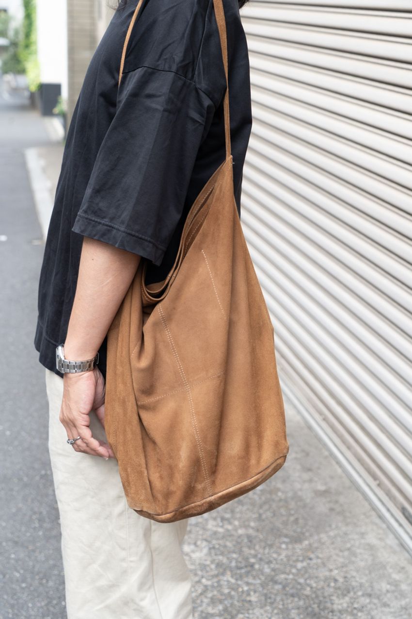 ユニクロ、GU…街角で見つけた「黒の無地T」。どのブランド？ どんなシルエット？ 実情調査！ - 9枚目の画像