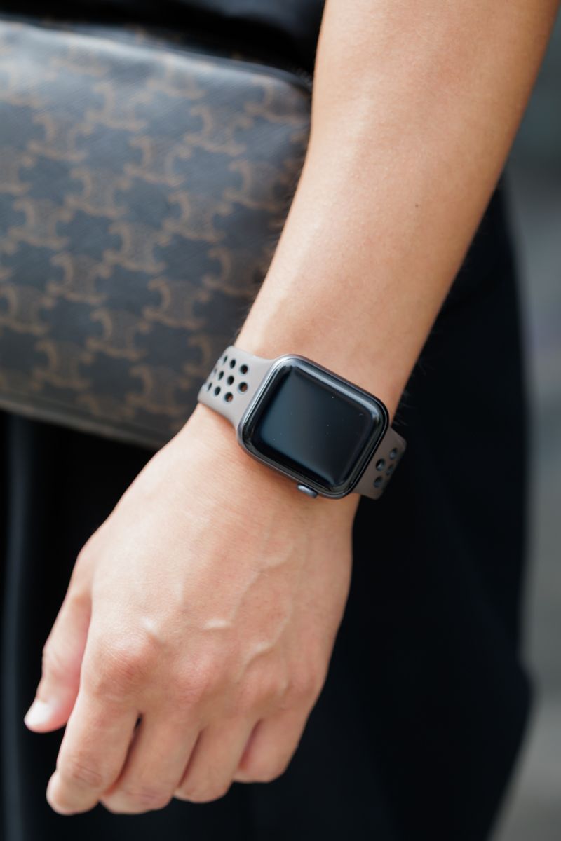 エムエムシックスメゾンマルジェラのTシャツコーディネート | 250729-0409-05 三宅慎也 7枚目の写真