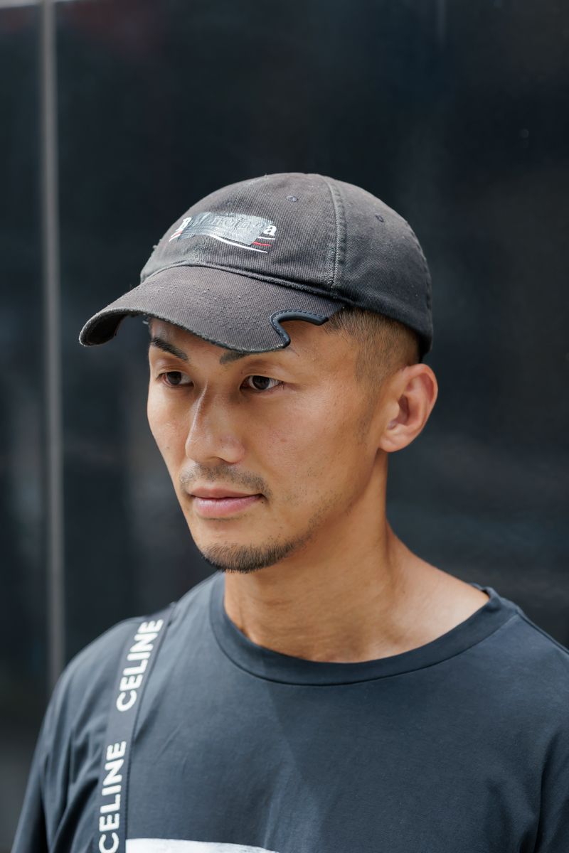 エムエムシックスメゾンマルジェラのTシャツコーディネート | 250729-0409-05 三宅慎也 4枚目の写真