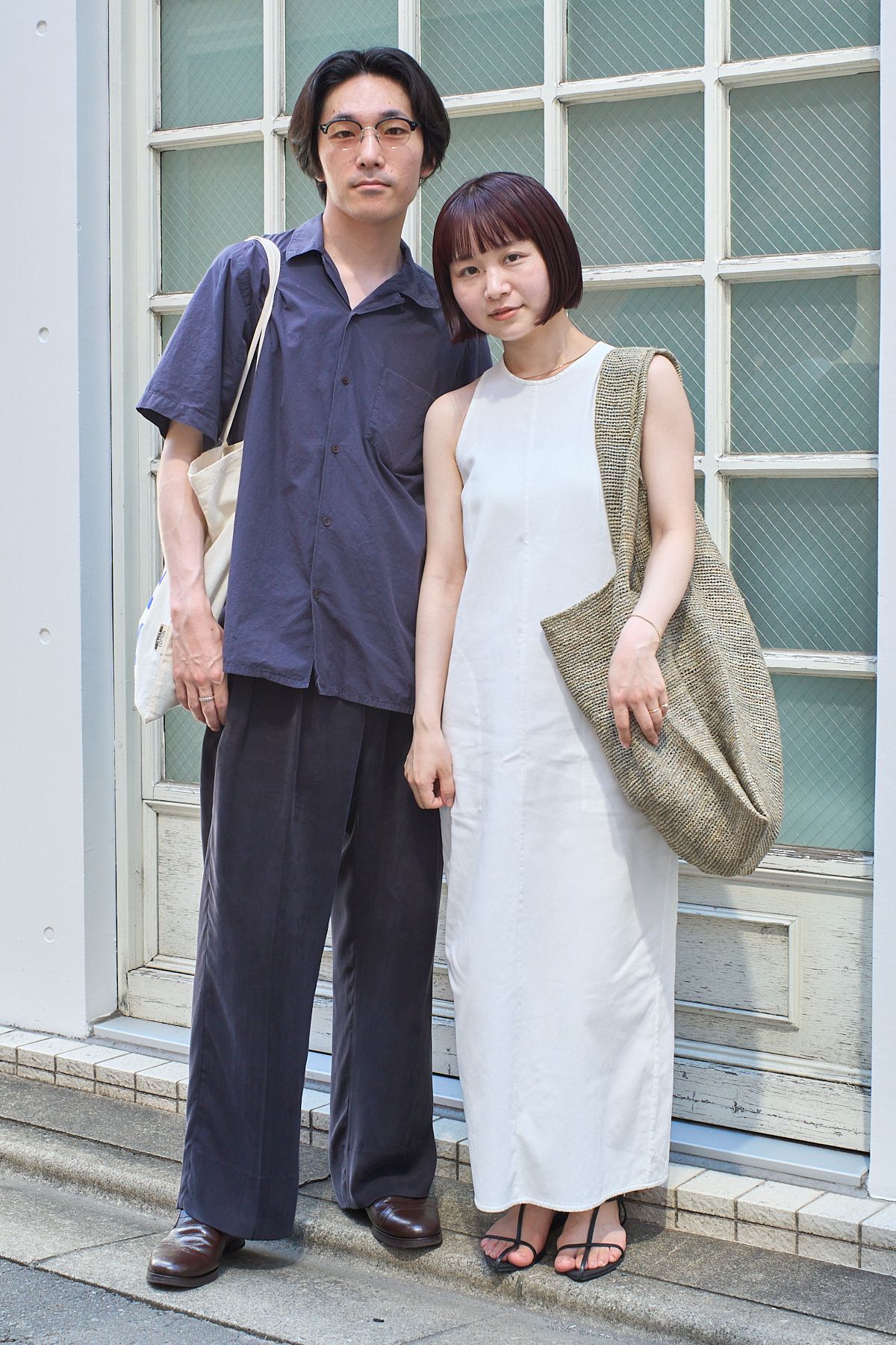 シャツ＝コモリ　パンツ＝ニート　シューズ＝エンダースキーマ　眼鏡＝カーニー　バッグ＝ノーブランド　腕時計＝カルティエ　リング＝市松