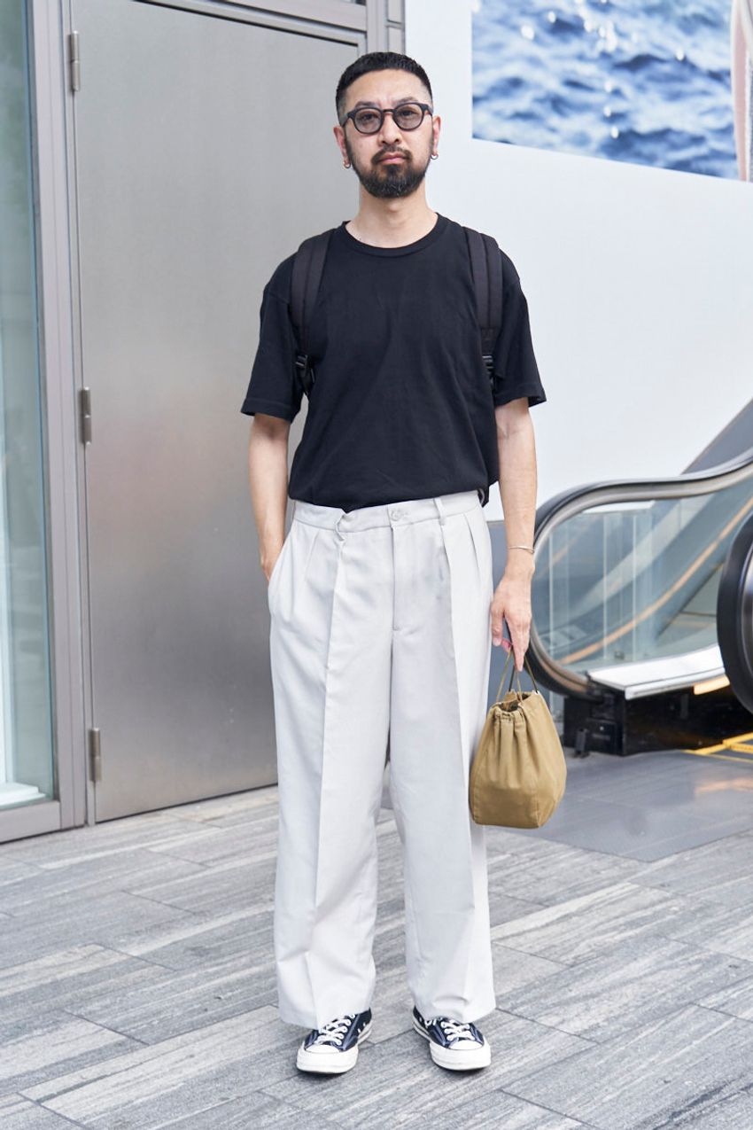 磐石の「黒×白」のモノトーンコーデ！街で見つけたスタイルサンプル3好例 - 5枚目の画像