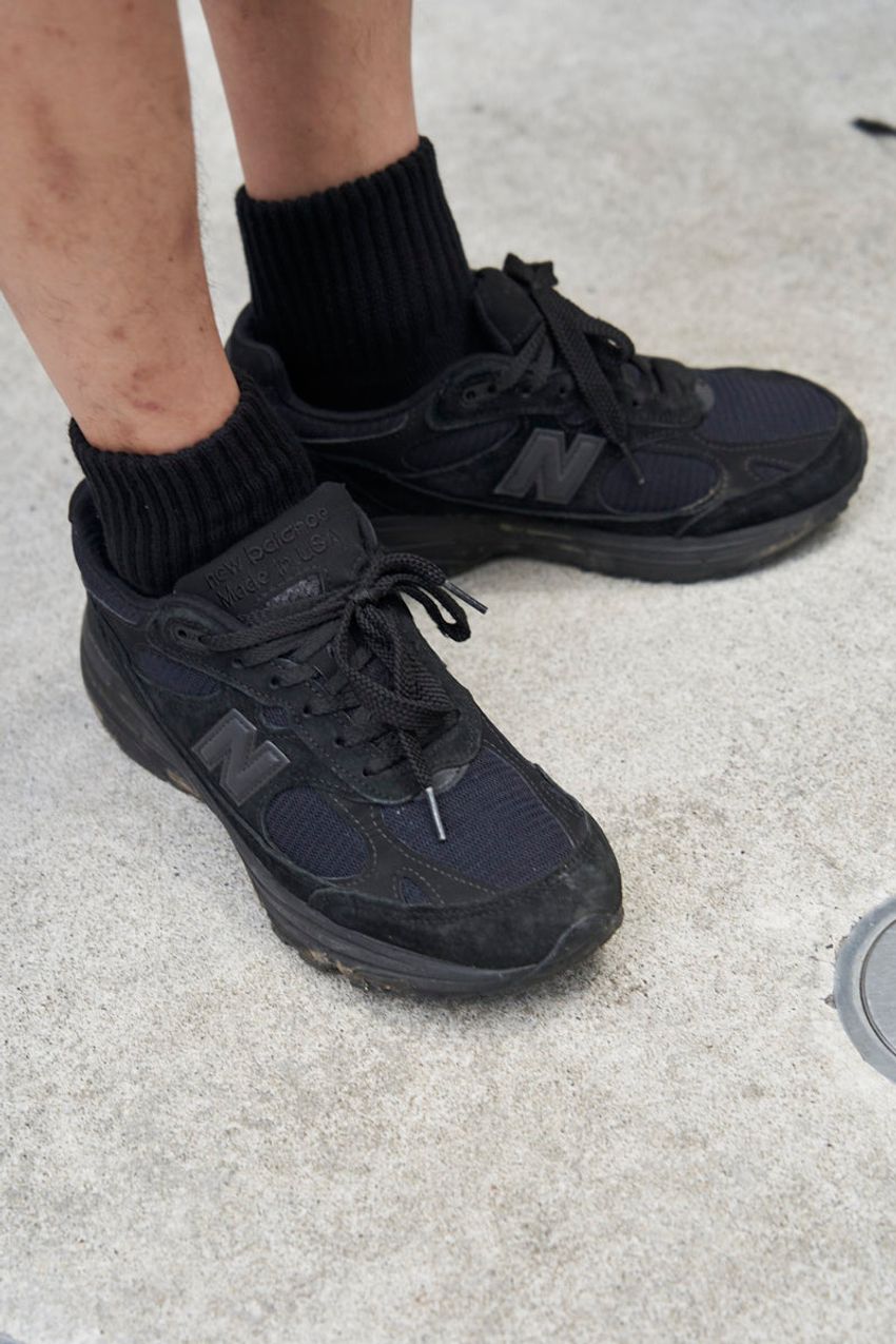 ニューバランスはオールブラック派な3人の大人たち。夏コーデを軽快に見せたコーデ3選 - 3枚目の画像