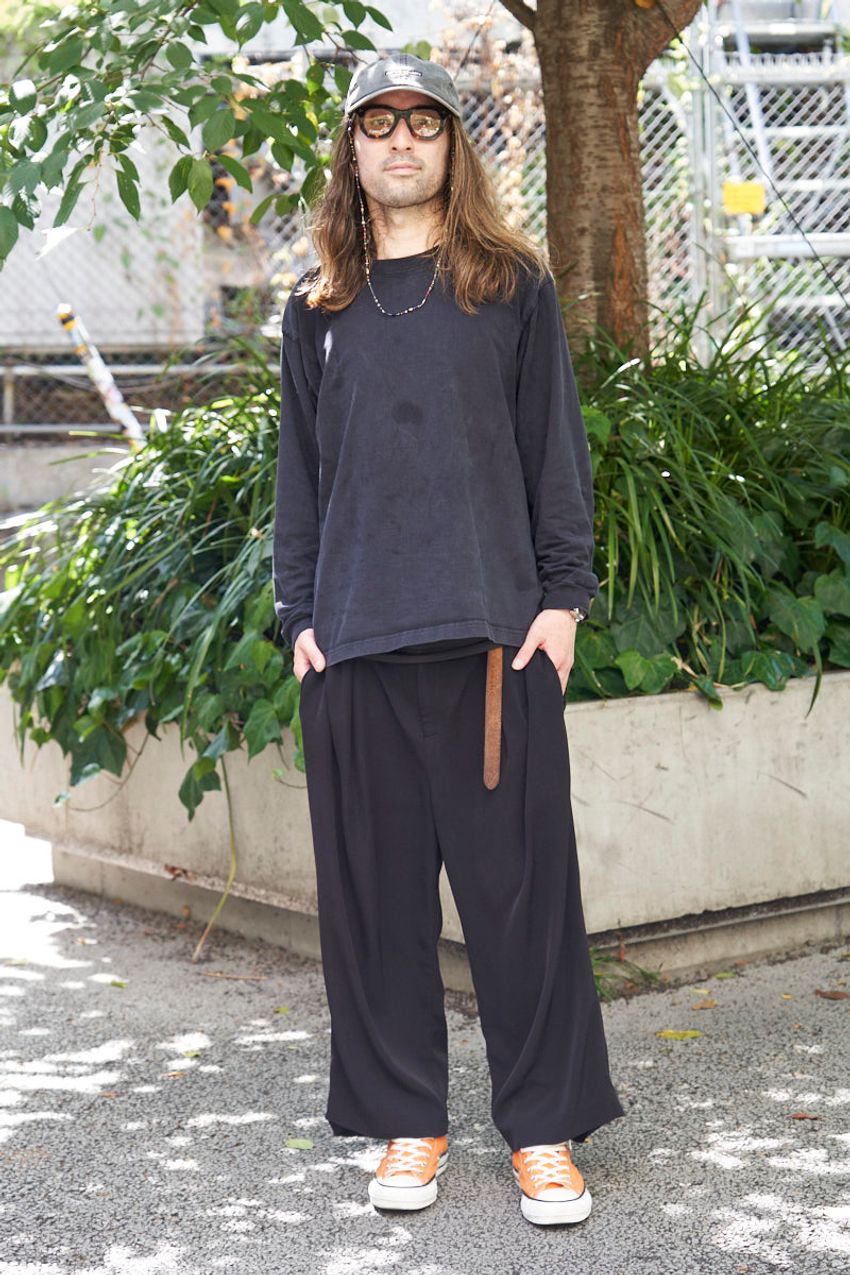 黒パンツは“古着”が小洒落てる！夏の街角でキャッチした3人のコーデ好例とともに - 7枚目の画像