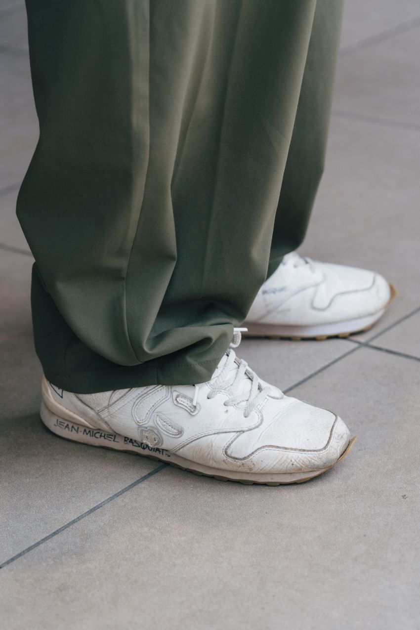 このシャツ、実は「GU」製。秀逸な1枚をコーデに取り入れた3人の洒落者をスナップで - 4枚目の画像