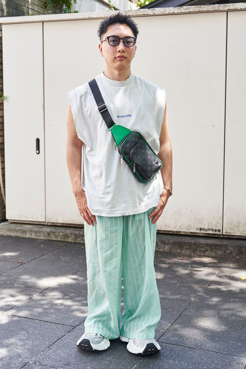 バレンシアガのカットソーコーディネート | 250806-1212-04 遠井春彦