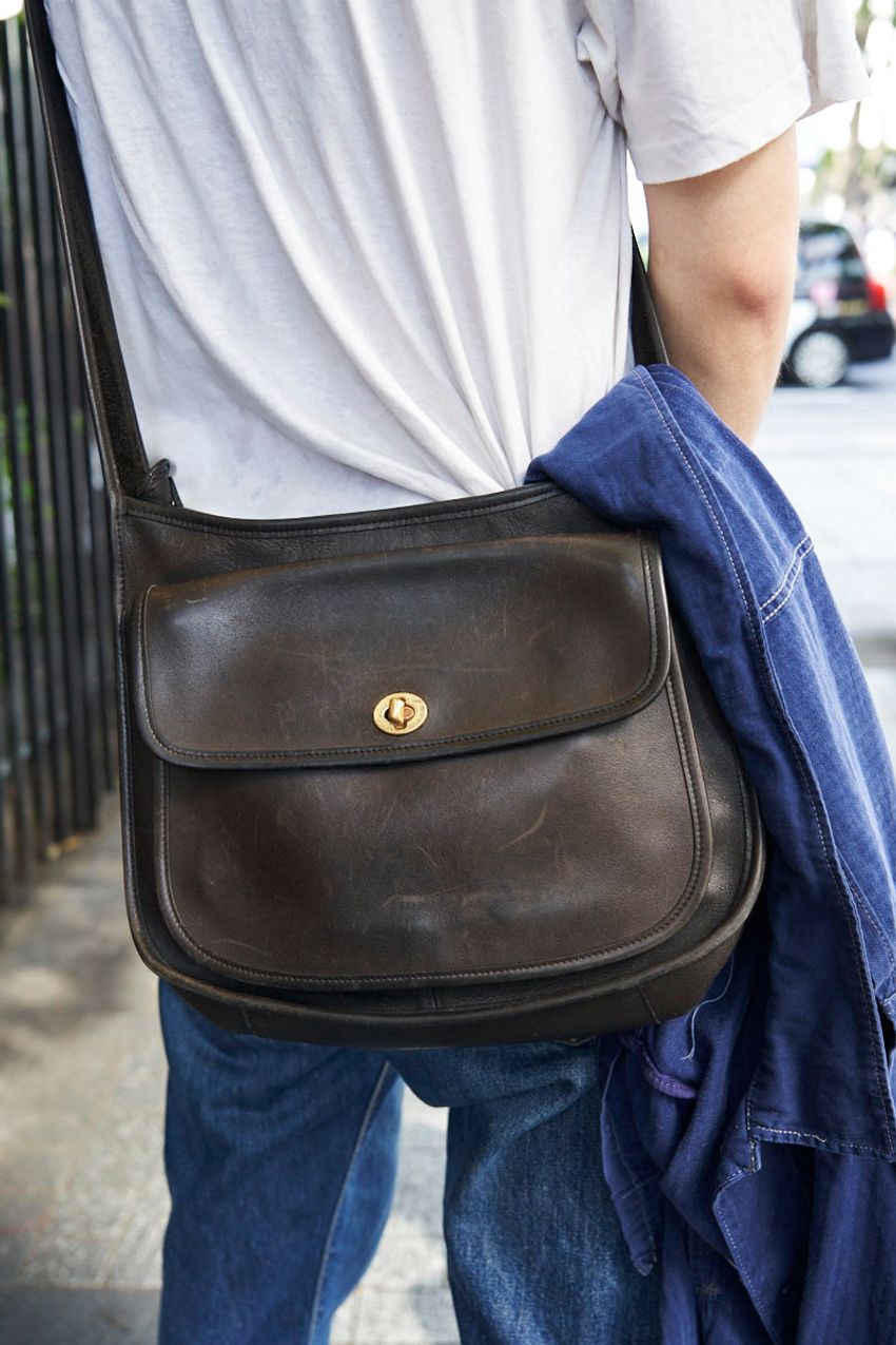 【リーバイスSNAP】選びは“薄色”、足元の合わせは“サンダル”の夏スタイル3選！ - 3枚目の画像