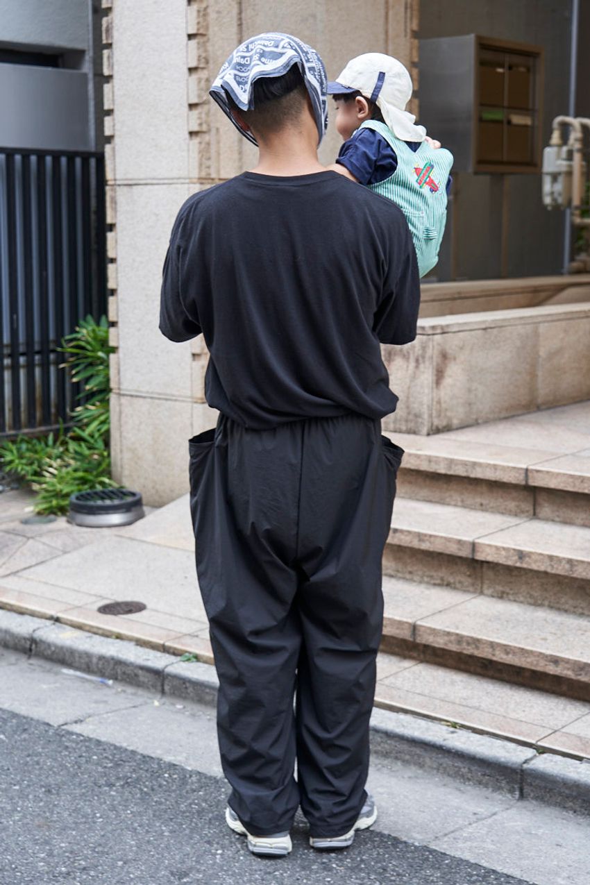 【3人を厳選】Tシャツ、半袖シャツetc. 晩夏をキレイめで乗り切るタックインコーデ術 - 8枚目の画像