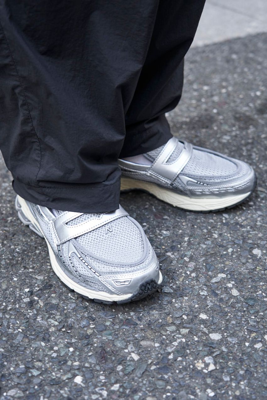 NBに合わせるボトムスはやっぱり“ワイド”がいい！人気モデル愛用者の履きこなしをチェック - 6枚目の画像