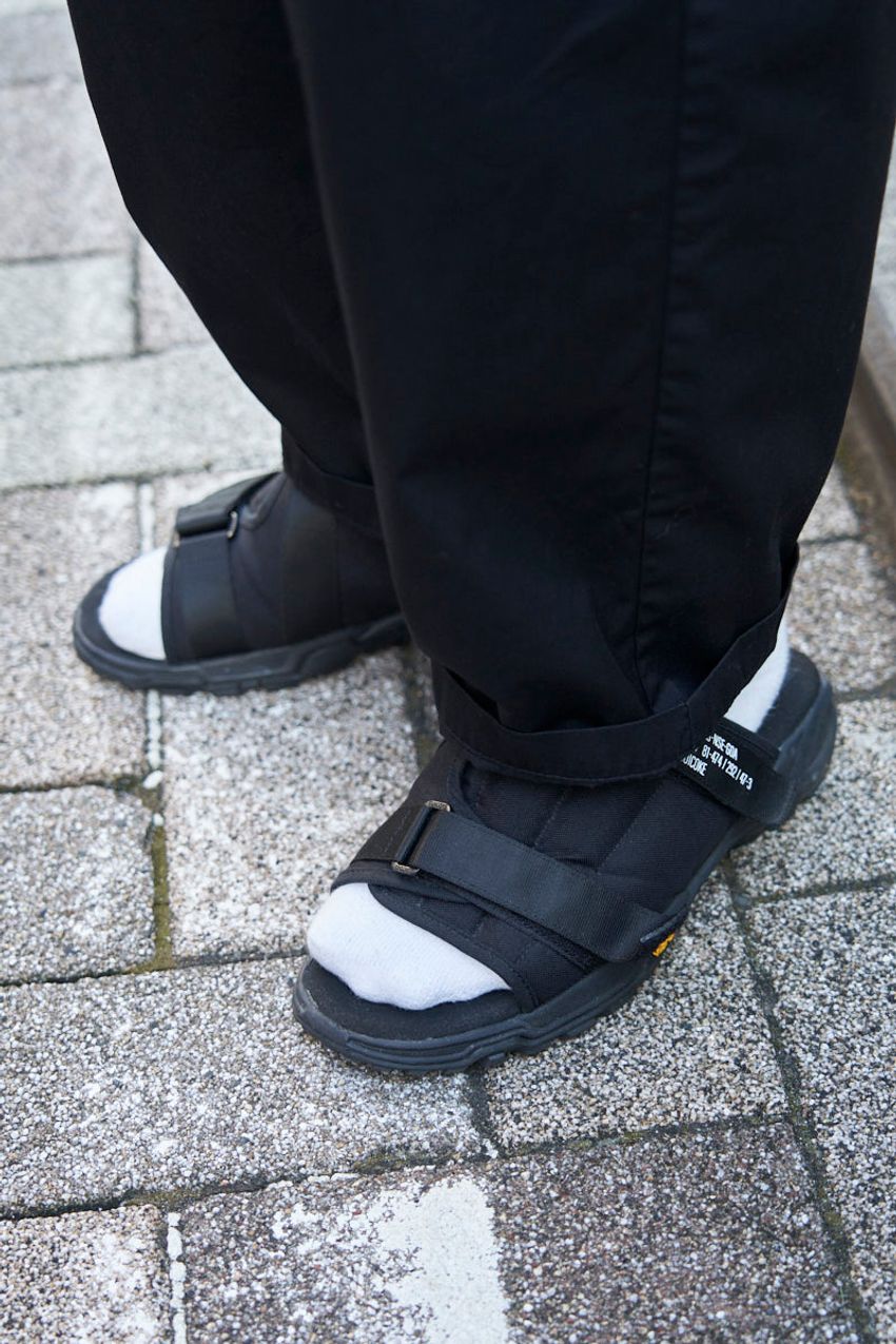 残暑の黒パンツはゆるめがよし。街角3名の愛用ブランドを調査してみた！ - 9枚目の画像