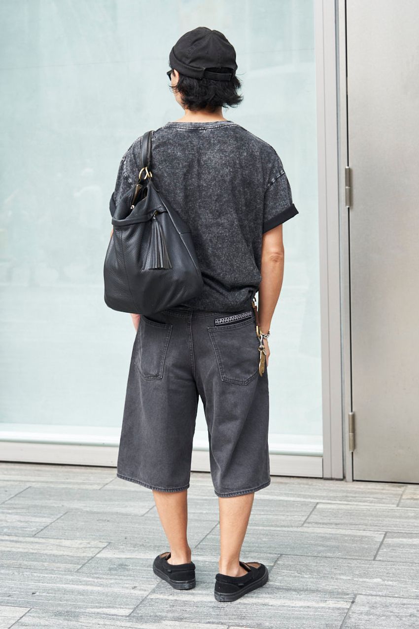 ネクタイも登場!?最新「ユニクロ」スナップ3選。街角の洒落者たちの愛用アイテムは…… - 5枚目の画像