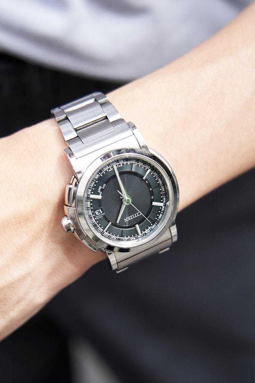 カジュアルコーデは「スラックス×革靴」で格上げを！街の洒落者に学ぶ着こなし術 - 4枚目の画像